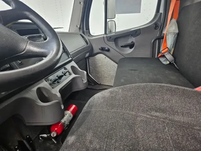 2018 FREIGHTLINER/MERCEDES M2 106
