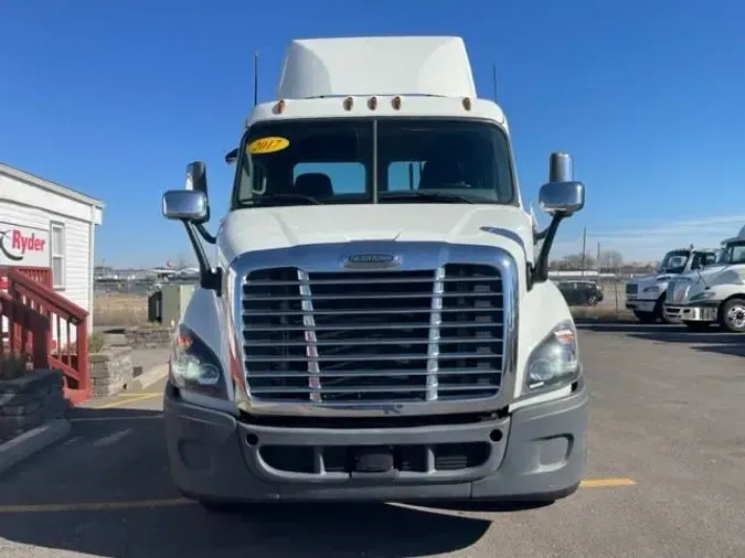 2017 FREIGHTLINER/MERCEDES CASCADIA 113