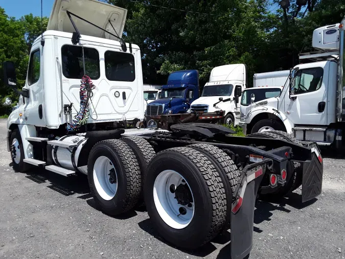 2020 FREIGHTLINER/MERCEDES CASCADIA 125