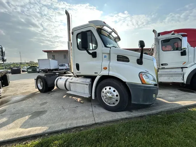 2011 Freightliner CASCADIA 113