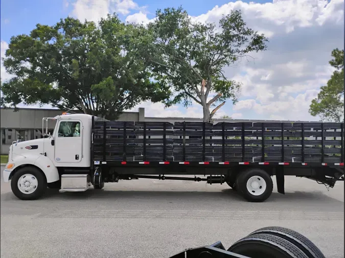 2019 Peterbilt 330
