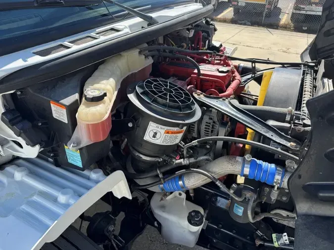 2019 Freightliner Business Class M2 106