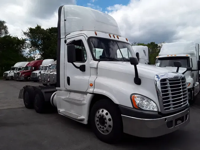 2018 FREIGHTLINER/MERCEDES CASCADIA 125