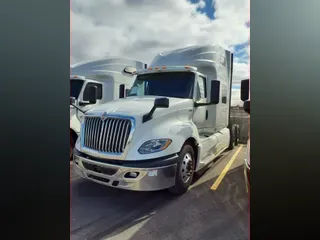 2019 NAVISTAR INTERNATIONAL LT625 SLPR CAB