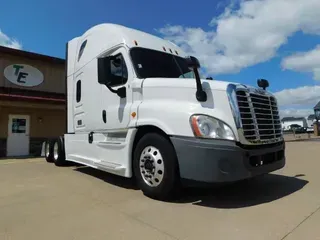 2019 Freightliner Cascadia 125