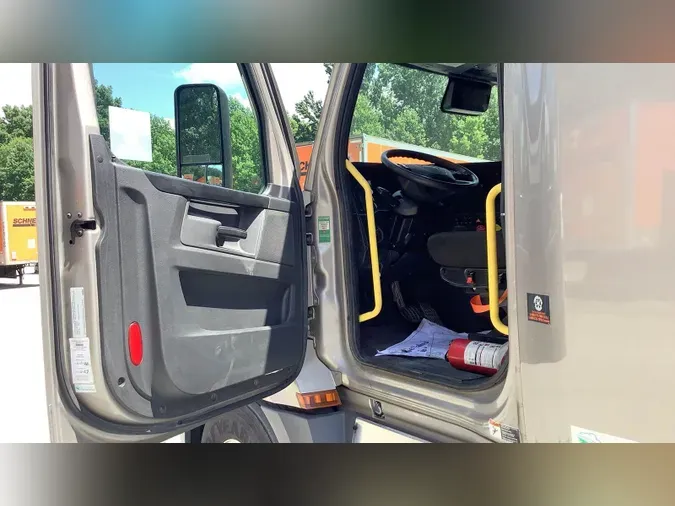 2023 Freightliner Cascadia 12662f02fa228c9e7df812e4aaaa63fa609