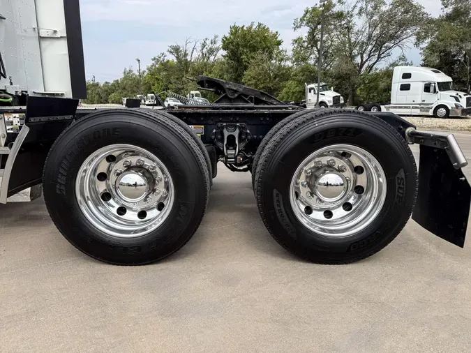 2022 KENWORTH T68062f2104e366a0f8d1d516b99c6684755