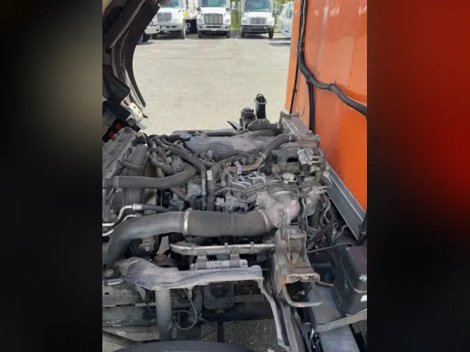 2019 ISUZU NQR