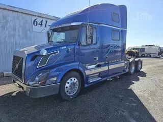 2005 VOLVO VNL64T780