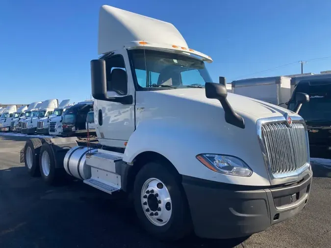 2019 NAVISTAR INTERNATIONAL LT625 DAYCAB T/A