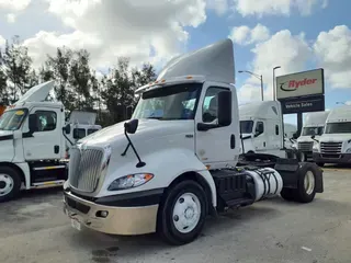 2019 NAVISTAR INTERNATIONAL RH613 DAYCAB S/A