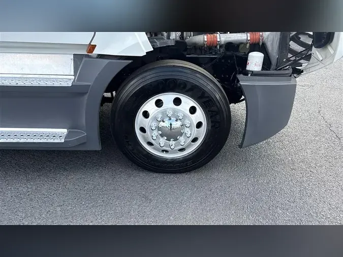 2020 FREIGHTLINER CA126