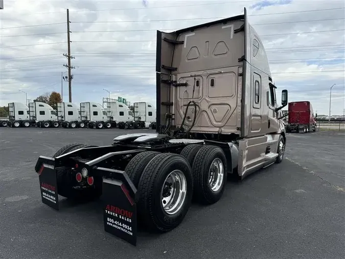 2021 FREIGHTLINER CA126