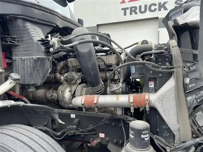 2022 FREIGHTLINER CA126