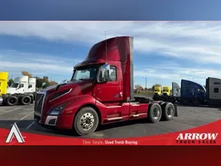 2022 VOLVO VNL64T300