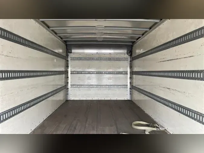 2019 HINO 195