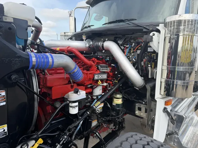 2026 Peterbilt 5896302f779c14962cdd687a5757158bc40