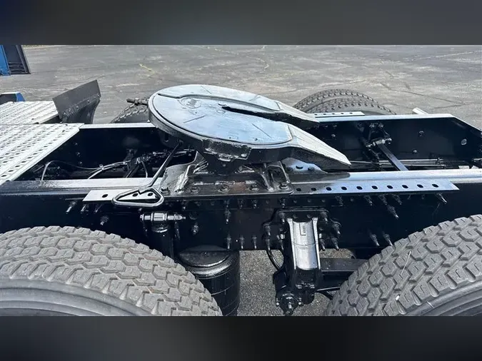 2020 VOLVO VNL760