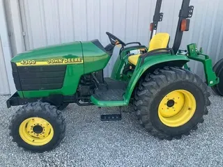 1999 John Deere 4300