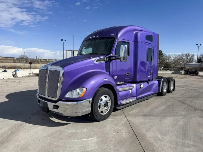 2022 KENWORTH T68063059fbf867a33b3fe3e96a2e8bcb3c5