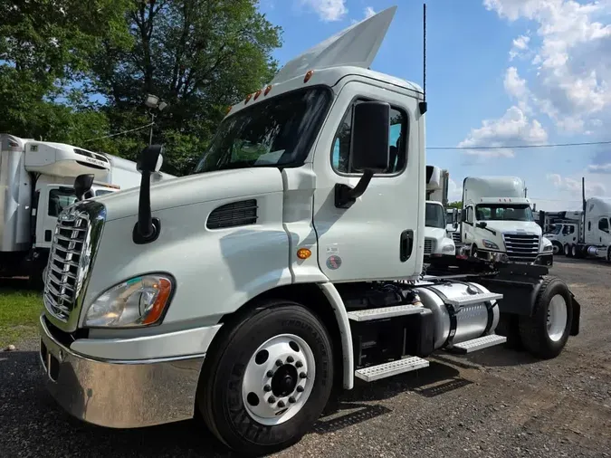 2019 FREIGHTLINER CASCADIA 1136307a3cfa5d01242ea5da66453bf0470
