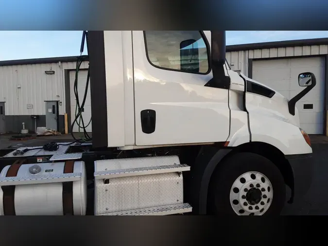 2020 Freightliner Cascadia 1266307f5e50059e4c1af56111a00385207
