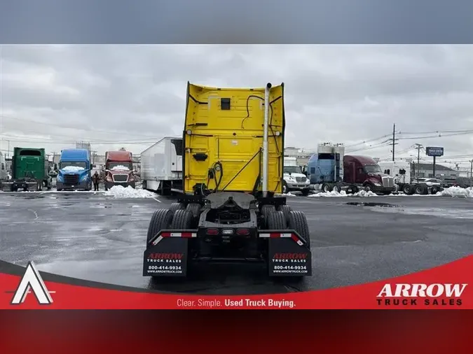 2021 VOLVO VNL64T760