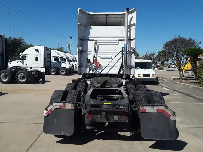 2019 VOLVO VNR64T-640