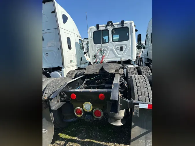 2016 FREIGHTLINER/MERCEDES CASCADIA 125