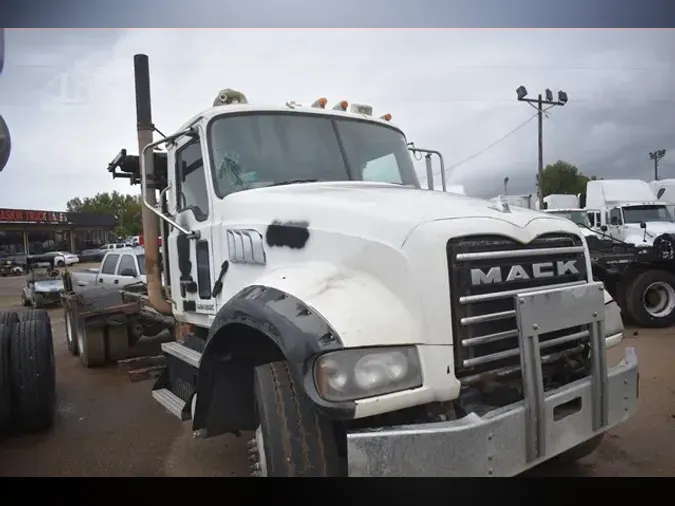 2009 MACK GRANITE GU713