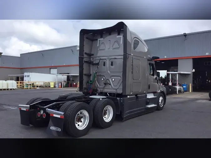2025 Freightliner Cascadia 126