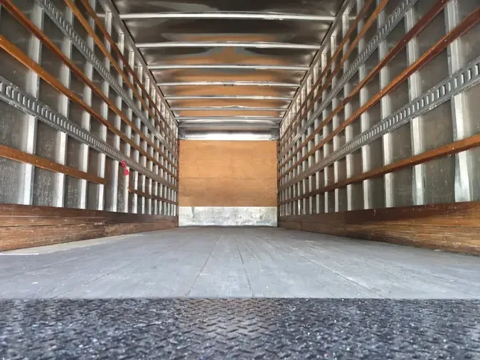 2015 FREIGHTLINER M2 106