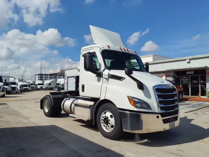 2020 FREIGHTLINER/MERCEDES NEW CASCADIA 116631b85c4620ac18a161081543ec73022