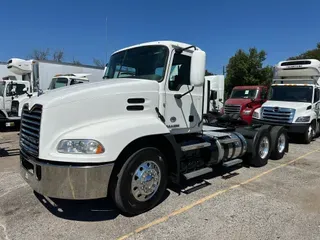 2018 MACK CXU613