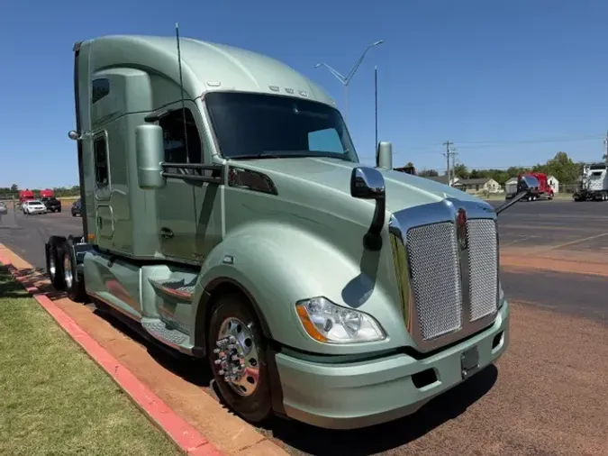 2021 KENWORTH T680