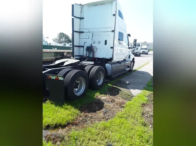 2020 NAVISTAR INTERNATIONAL LT625 SLPR CAB