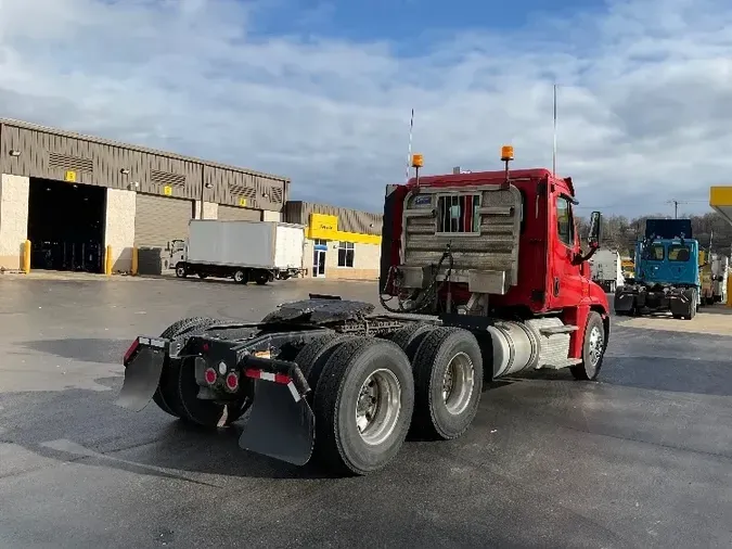 2019 Freightliner X12564ST