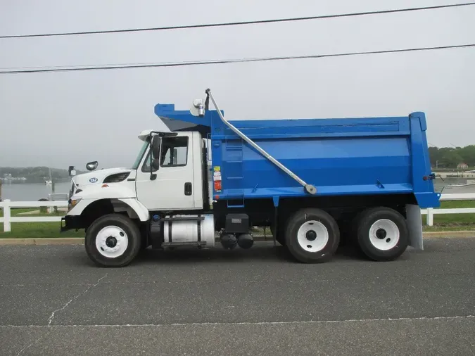  INTERNATIONAL 7400 6X4