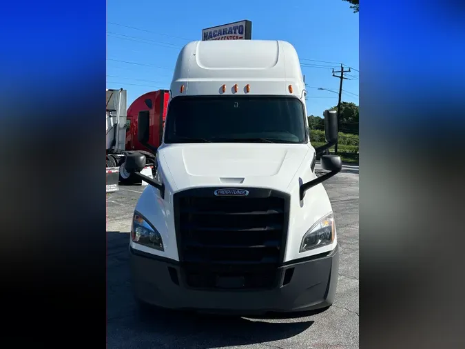 2020 Freightliner Cascadia 126