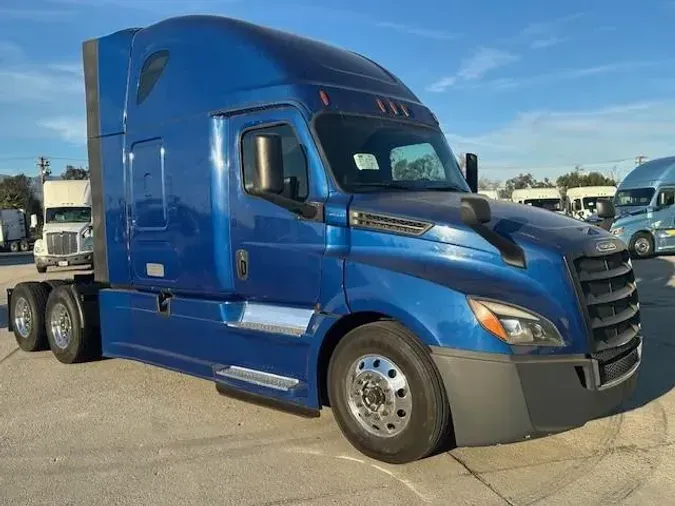 2020 Freightliner Cascadia