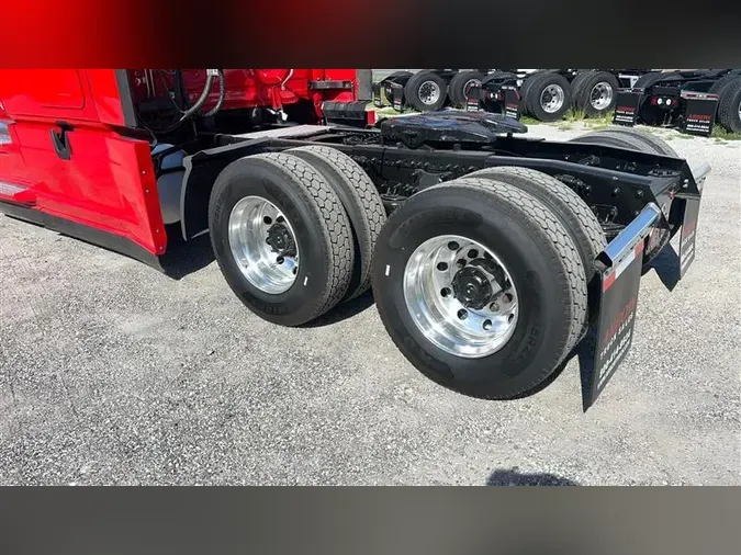 2022 FREIGHTLINER CA126