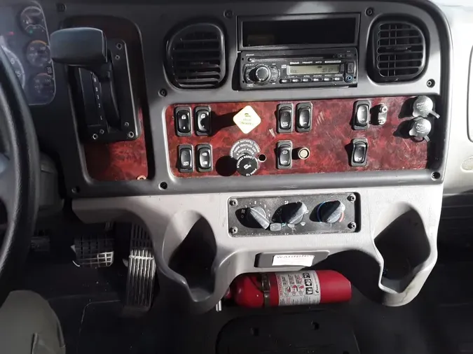 2016 FREIGHTLINER/MERCEDES M2 106