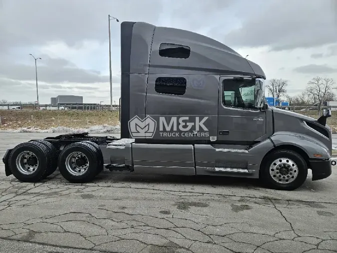2020 VOLVO VNL760