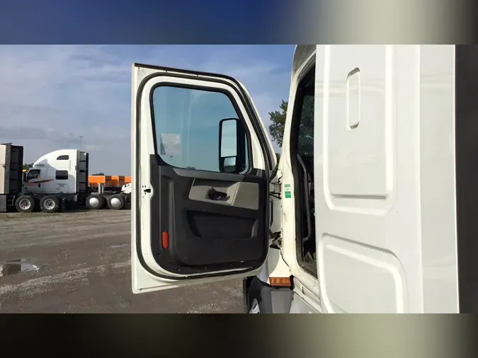 2021 Freightliner Cascadia 12663393ecf78b2e21e5e5136618dd2611a