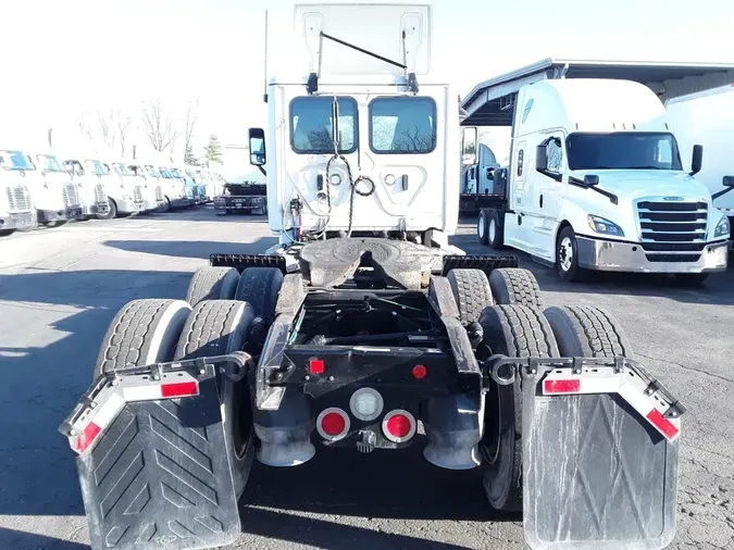 2019 FREIGHTLINER/MERCEDES CASCADIA 125