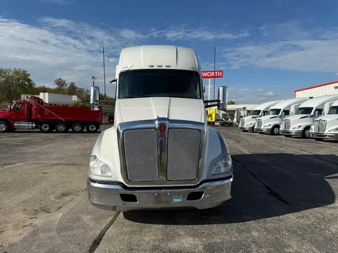 2022 Kenworth T680633c76c9dd79515de2cd84f7258df921