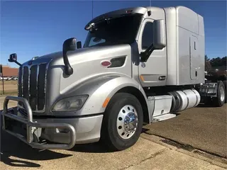 2016 PETERBILT 579