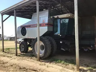 1999 Gleaner R72