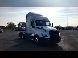 2021 Freightliner Cascadia 126