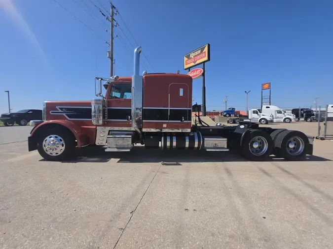 2016 Peterbilt 389
